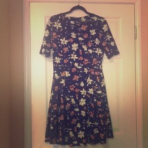 Beautiful midi dress!